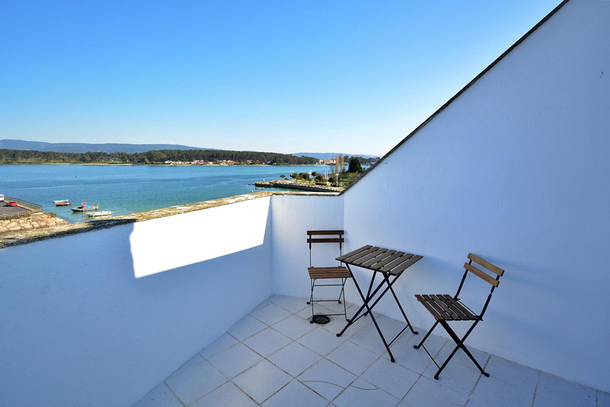 Apartamento Con Terraza Frente Al Mar En O Grove Kültér fotó